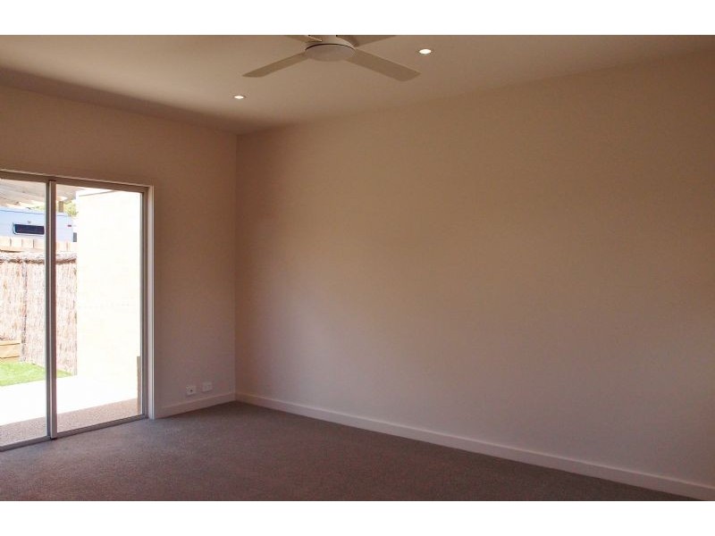 2/2 Newcombe Street, Portarlington VIC 3223