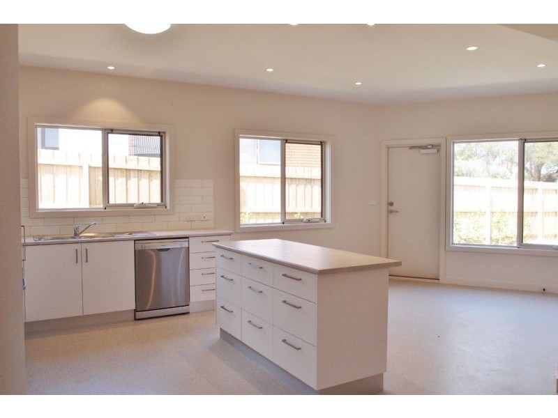 3/2 Newcombe Street, Portarlington VIC 3223