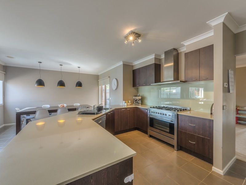 8 Cormorant Drive, St Leonards VIC 3223