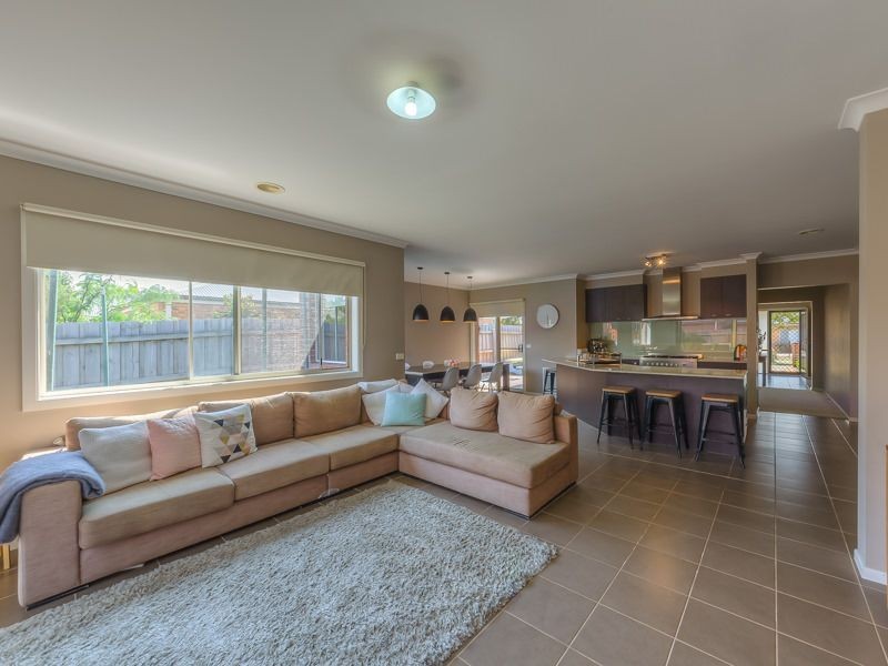 8 Cormorant Drive, St Leonards VIC 3223