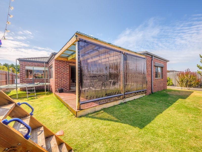 8 Cormorant Drive, St Leonards VIC 3223