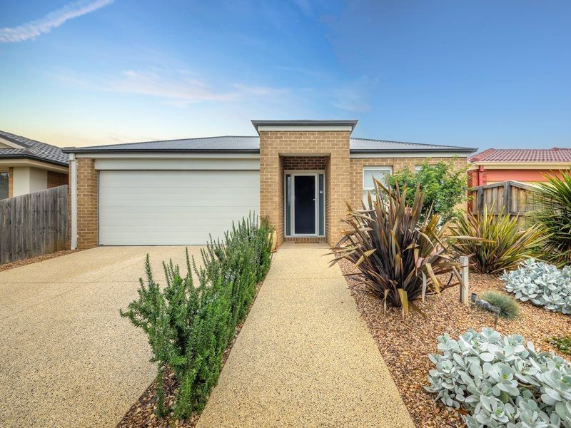 27 Salt Water Drive, St Leonards VIC 3223