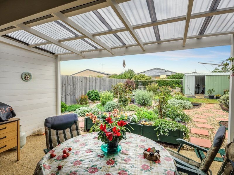 27 Salt Water Drive, St Leonards VIC 3223