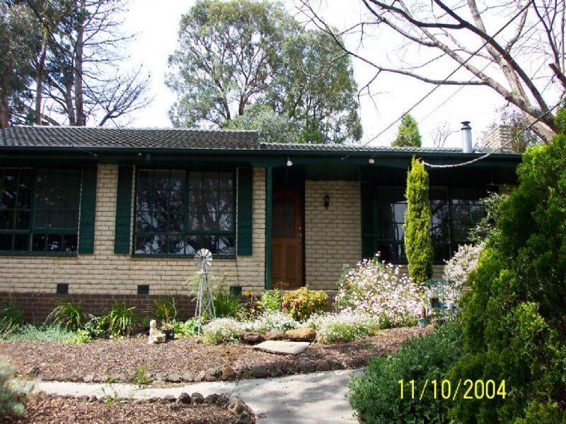 42 Robertson Crescent, Boronia VIC 3155