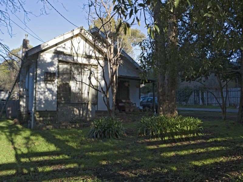 25  Augusta Road, The Basin VIC 3154