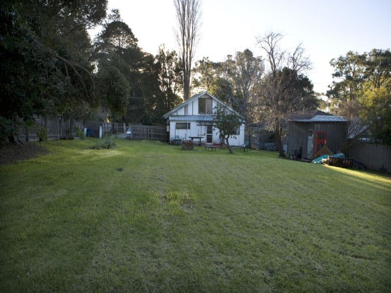 25  Augusta Road, The Basin VIC 3154