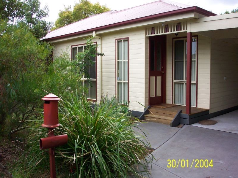 2/6 Hillcrest Avenue, Ferntree Gully VIC 3156