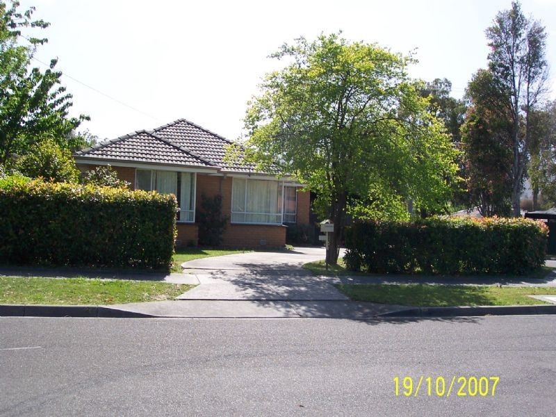 27  Lydford Road, Ferntree Gully VIC 3156
