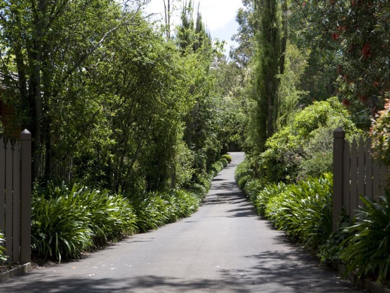 28 St Elmo Avenue, Ferntree Gully VIC 3156