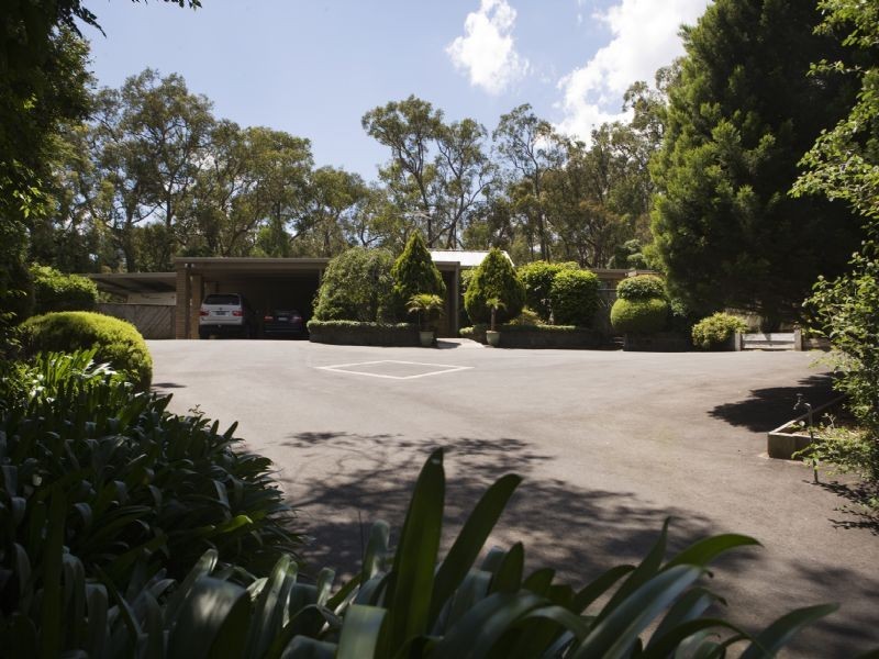 28 St Elmo Avenue, Ferntree Gully VIC 3156