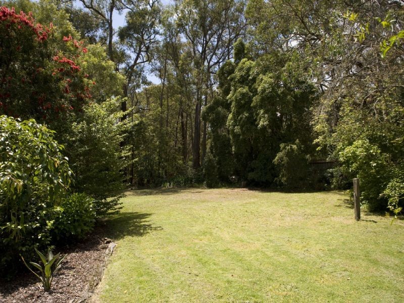 28 St Elmo Avenue, Ferntree Gully VIC 3156