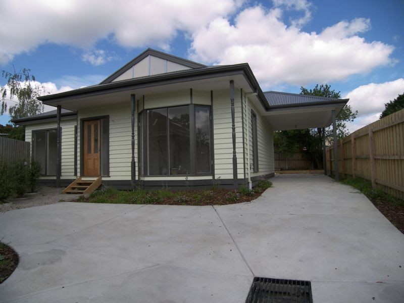 2/4 Stradbroke Road, Boronia VIC 3155
