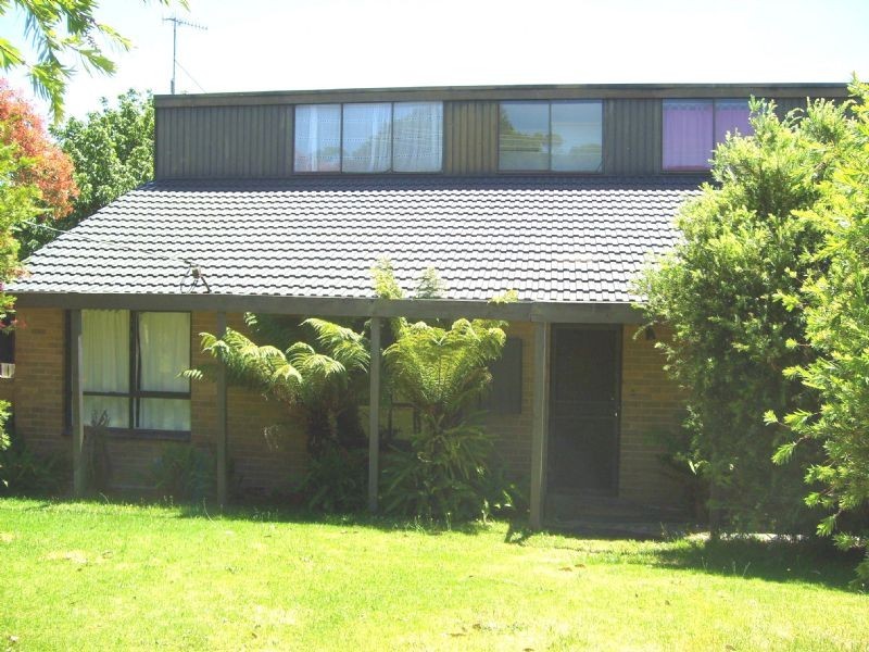 14 Waters Avenue, Ferntree Gully VIC 3156