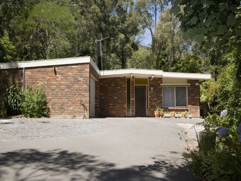 34 Joan Avenue, Ferntree Gully VIC 3156