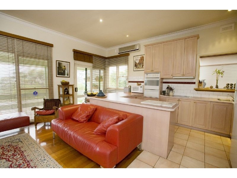 14 View Road, The Basin VIC 3154