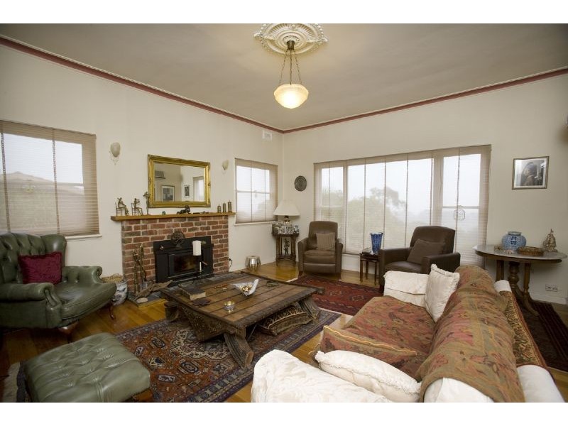 14 View Road, The Basin VIC 3154
