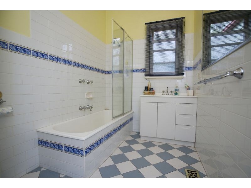 14 View Road, The Basin VIC 3154