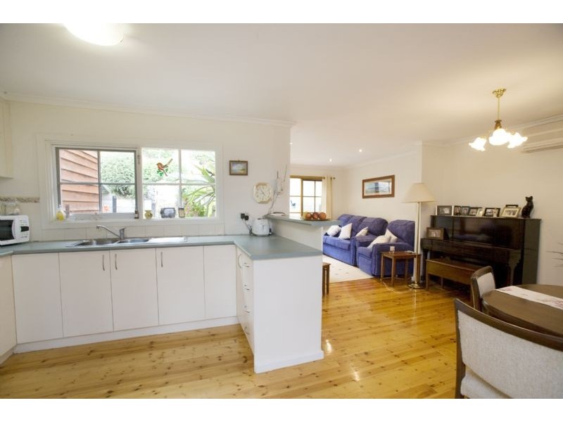 18 Bayview Cres, The Basin VIC 3154