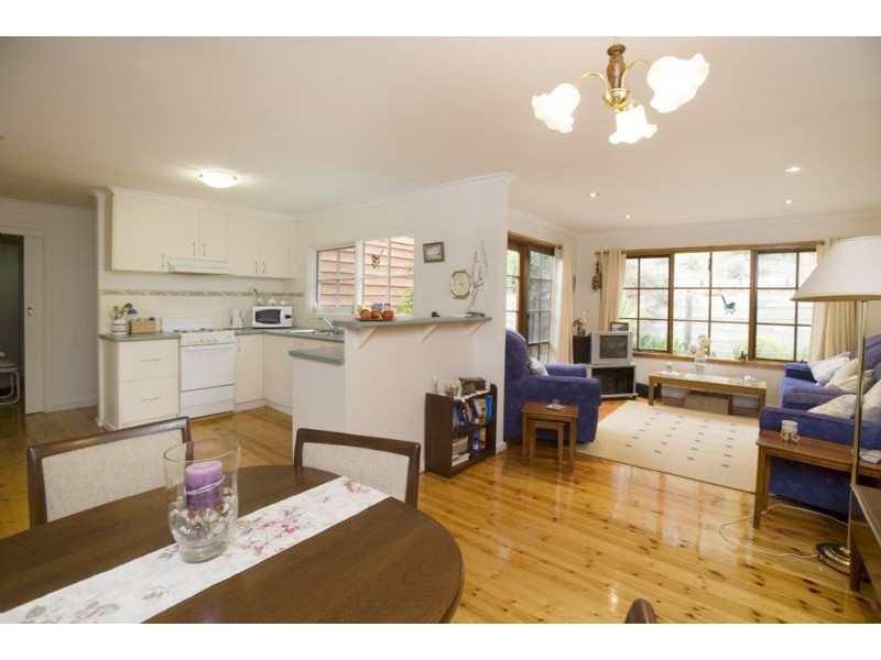 18 Bayview Cres, The Basin VIC 3154