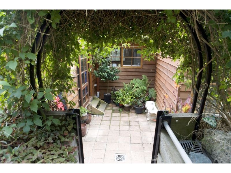 18 Bayview Cres, The Basin VIC 3154