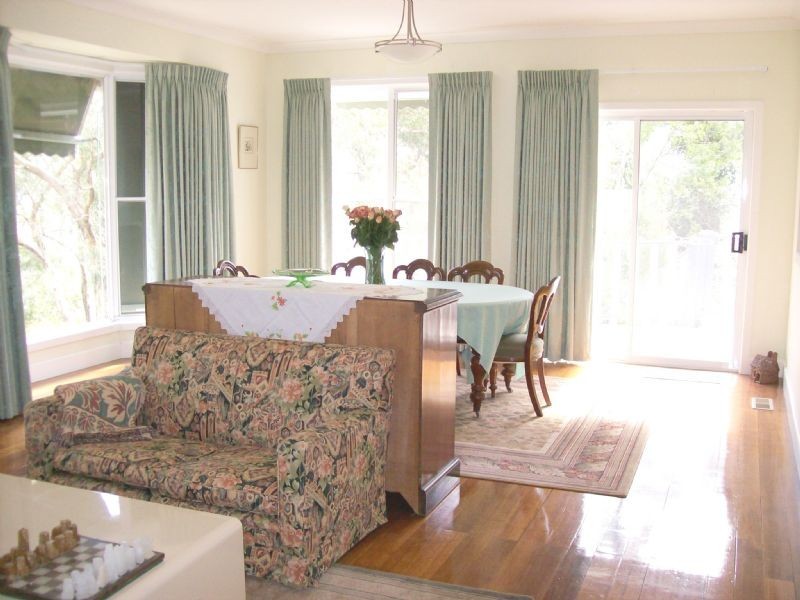 8 Victoria Ridge, Upper Ferntree Gully VIC 3156