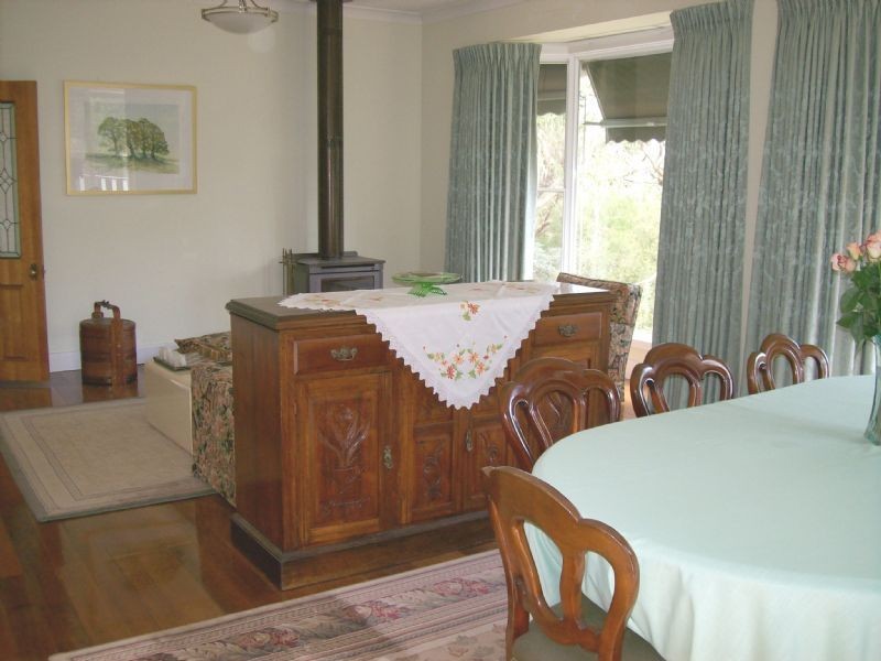 8 Victoria Ridge, Upper Ferntree Gully VIC 3156