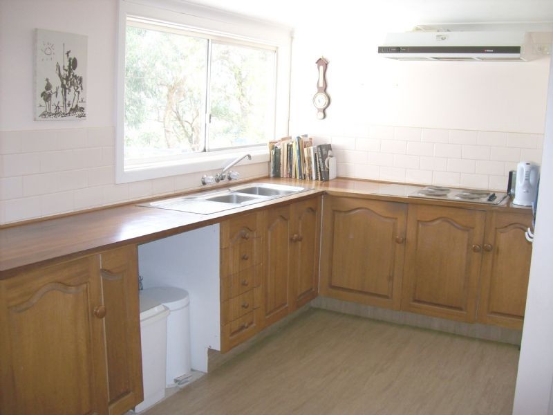 8 Victoria Ridge, Upper Ferntree Gully VIC 3156