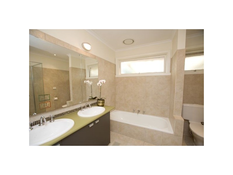 6 Ashton Road, Ferntree Gully VIC 3156