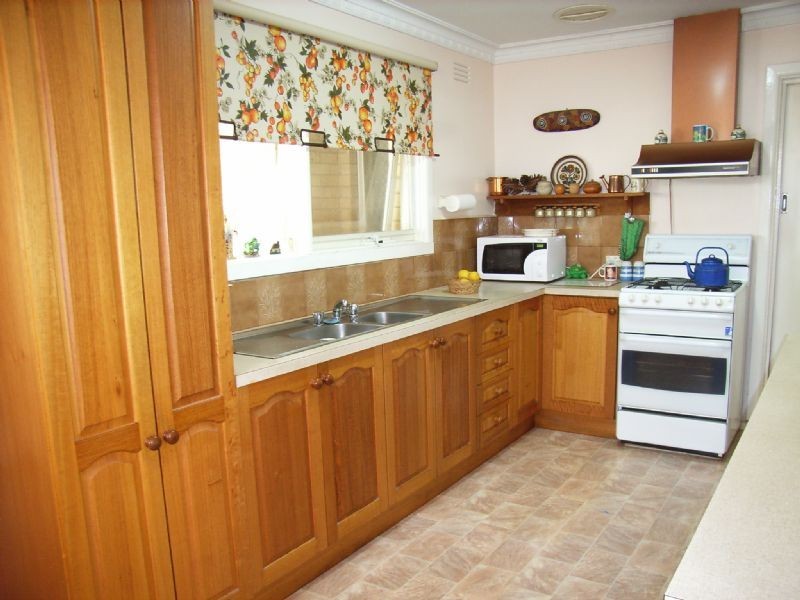 14 Holme Road, Ferntree Gully VIC 3156