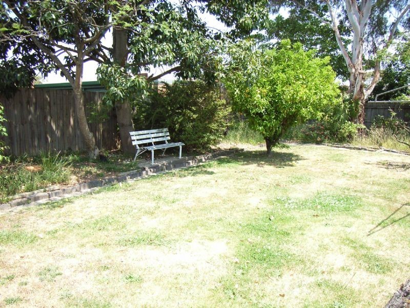 14 Holme Road, Ferntree Gully VIC 3156