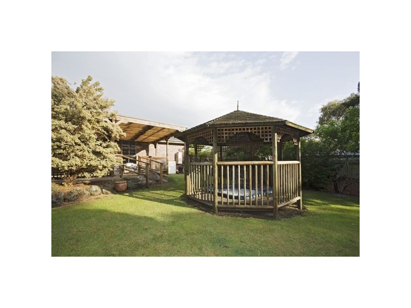 40 Commercial Road, Ferntree Gully VIC 3156