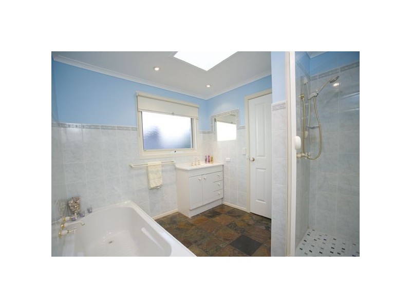 20 Stephen Road, Ferntree Gully VIC 3156