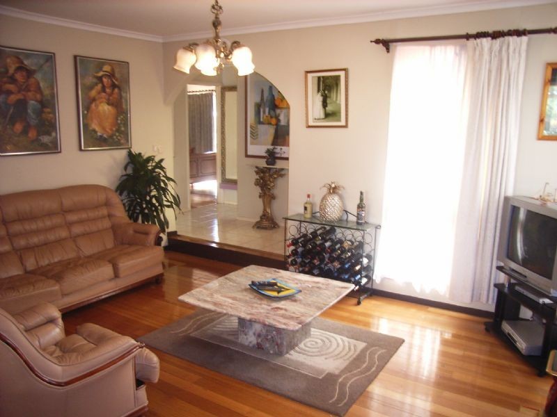 2 Sandgate Blvd, Ferntree Gully VIC 3156