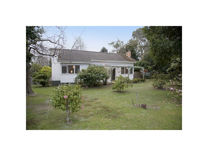 4 Rollings Road, Upper Ferntree Gully VIC 3156