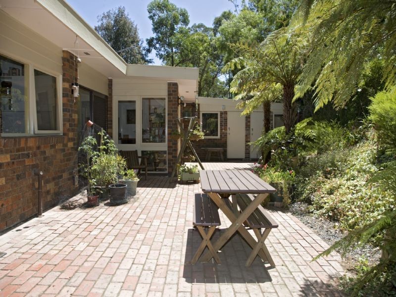 34 JOAN AVENUE, Ferntree Gully VIC 3156