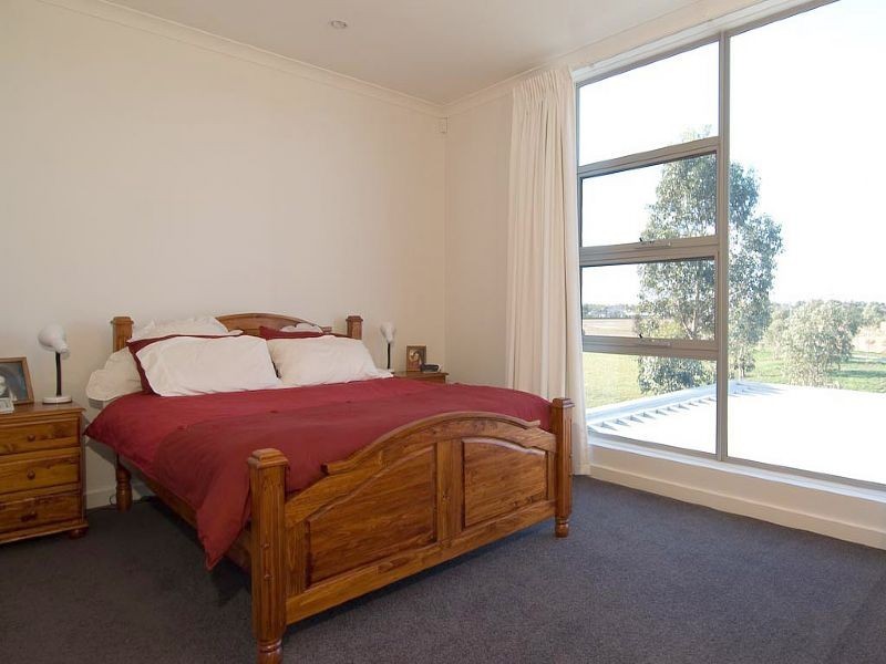 11 Tyrrell Terrace, Waterways VIC 3195