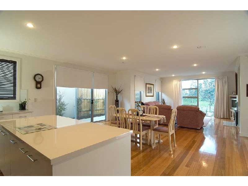 11 Tyrrell Terrace, Waterways VIC 3195