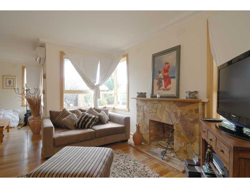 16 Golden Avenue, Bonbeach VIC 3196