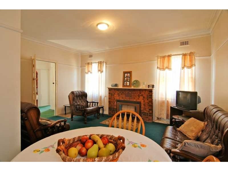 33 Cannes Avenue, Bonbeach VIC 3196