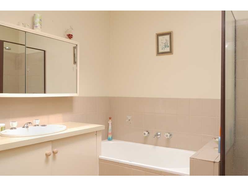 2/10 Higham, Cheltenham VIC 3192