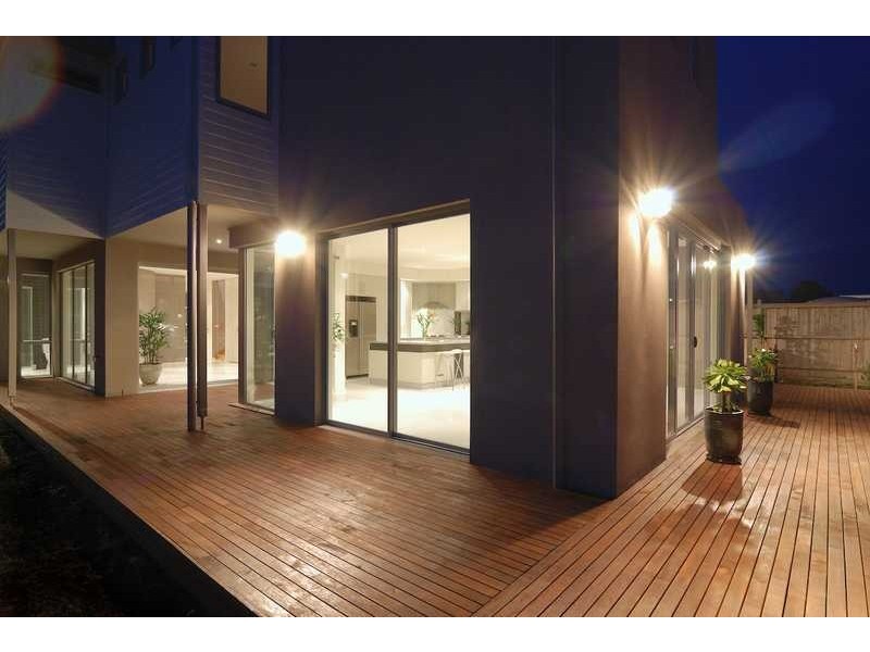 8 Lake King Circle, Waterways VIC 3195