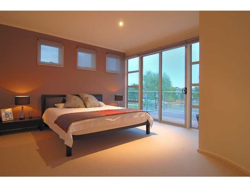 8 Lake King Circle, Waterways VIC 3195