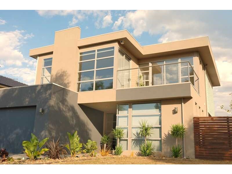 8 Lake King Circle, Waterways VIC 3195