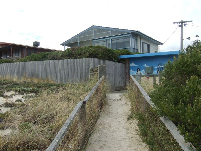 19 Newington Parade, Chelsea VIC 3196