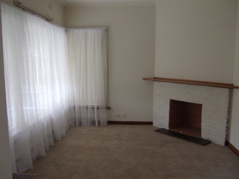 23 Raymond Avenue, Seaford VIC 3198