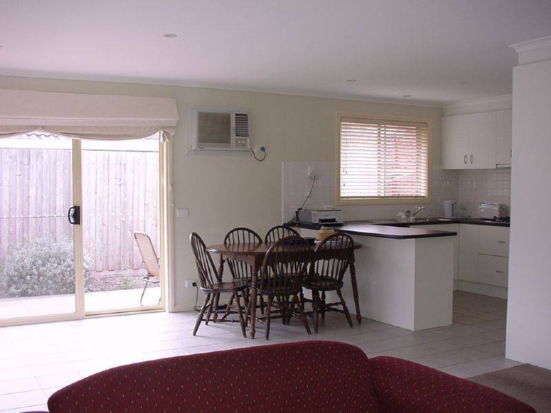 2/21 SHERWOOD AVENUE, Chelsea VIC 3196