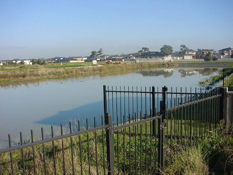 30 QUARTERDECK ROAD, Skye VIC 3977