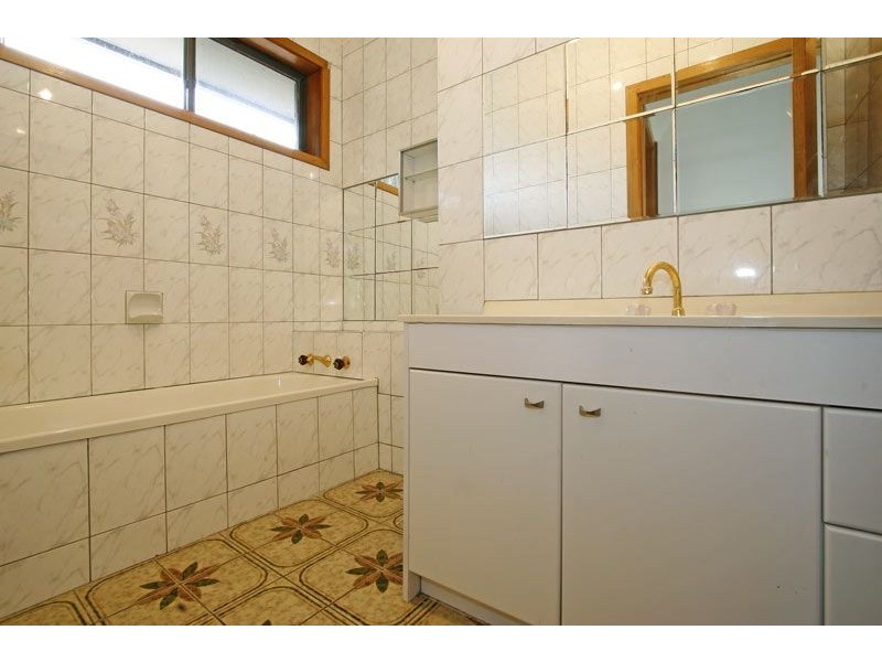 18 LEGANA COURT, Patterson Lakes VIC 3197