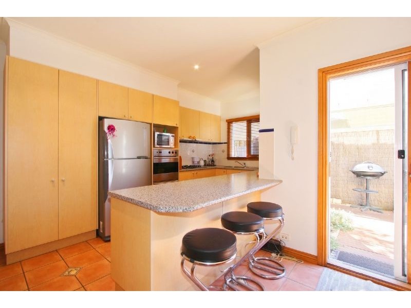 2/76 NEPEAN HIGHWAY, Seaford VIC 3198