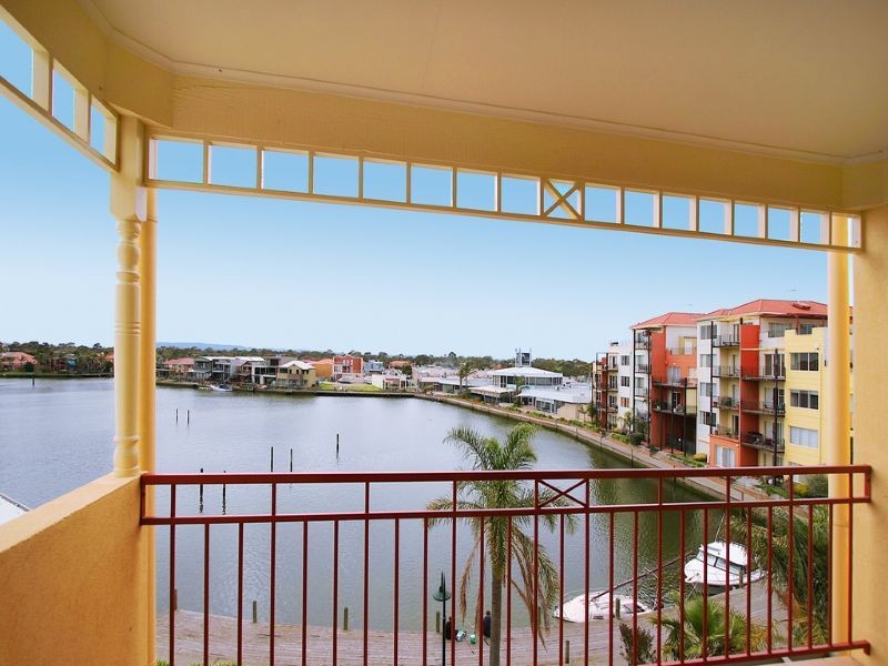 8/3 INNER HARBOUR DRIVE, Patterson Lakes VIC 3197